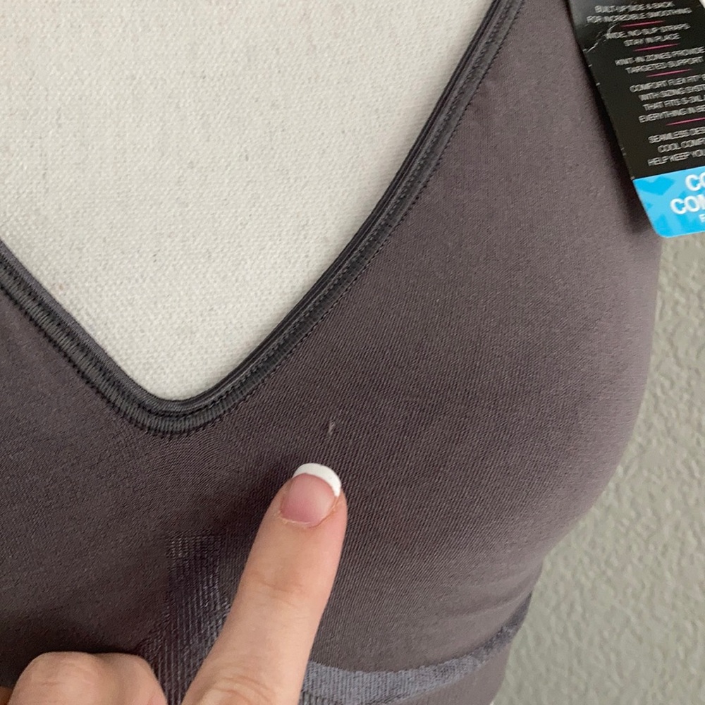 ❌SOLD❌Bali Comfort Revolution Seamless Wireless Bra - Picture 4 of 9